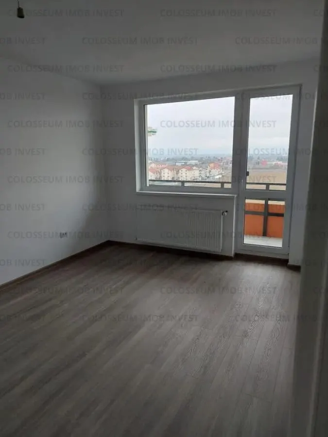 Apartament cu 2 camere, decomandat - zona Tractorul - foto 3