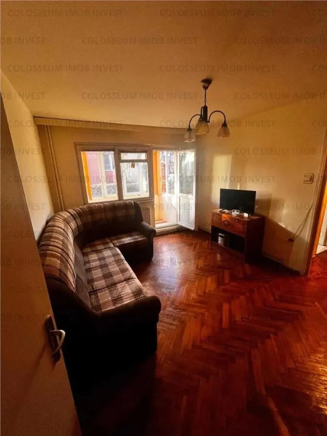 Apartament cu 2 camere, semidecomandat - zona Centru Civic - foto 1