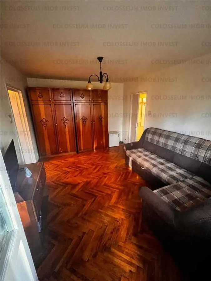 Apartament cu 2 camere, semidecomandat - zona Centru Civic - foto 2