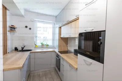 Apartament cu 3 camere, decomandat - zona Tractorul - foto 5