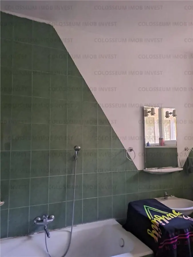 Apartament cu 3 camere, in vila -zona Schei - foto 4