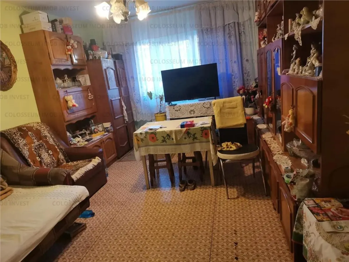 Apartament cu 2 camere, decomandat - zona Tractorul - foto 1