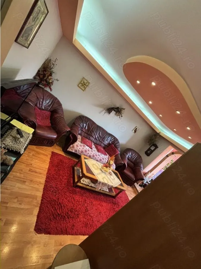 Apartament cu 3 camere, decomandat - zona Judeteana - foto 1