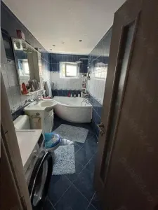 Apartament cu 3 camere, decomandat - zona Judeteana - foto 6