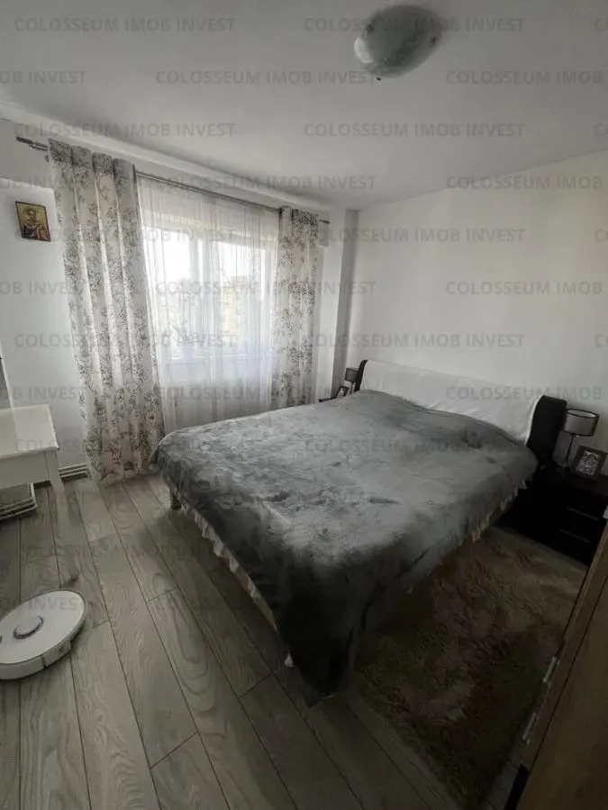 Apartament cu 3 camere,decomandat -zona Calea Bucuresti - foto 2