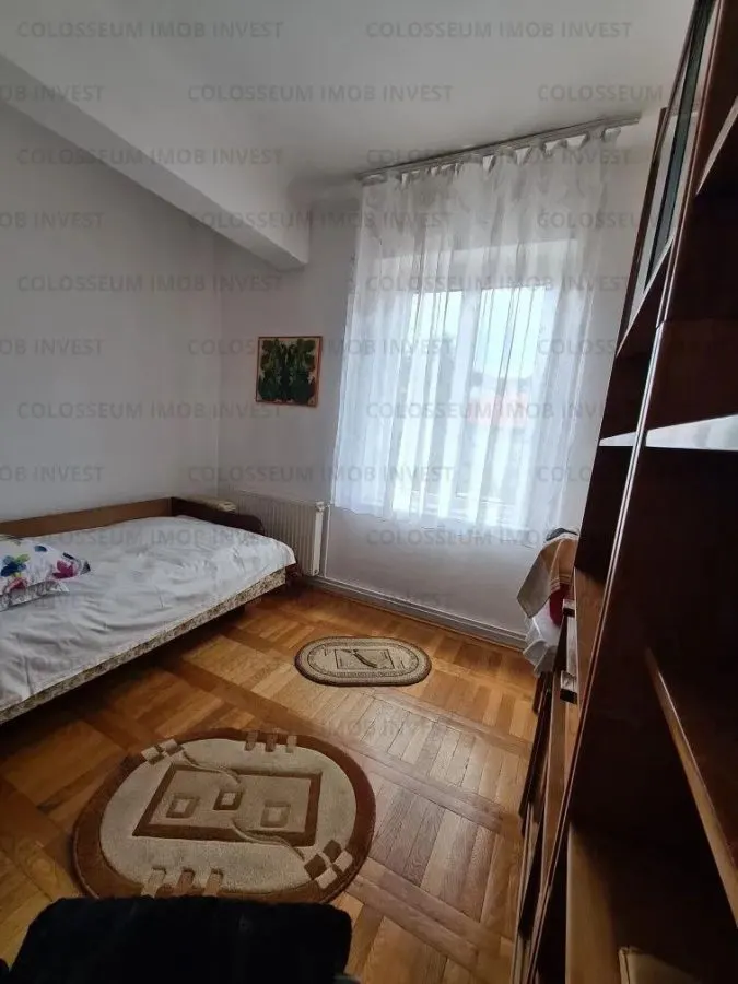 Apartament cu 4 camere - zona Centru Istoric - foto 3