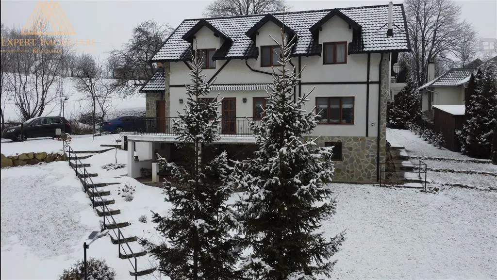 Pensiune de lux de vanzare in nordul Bucovinei - foto 1