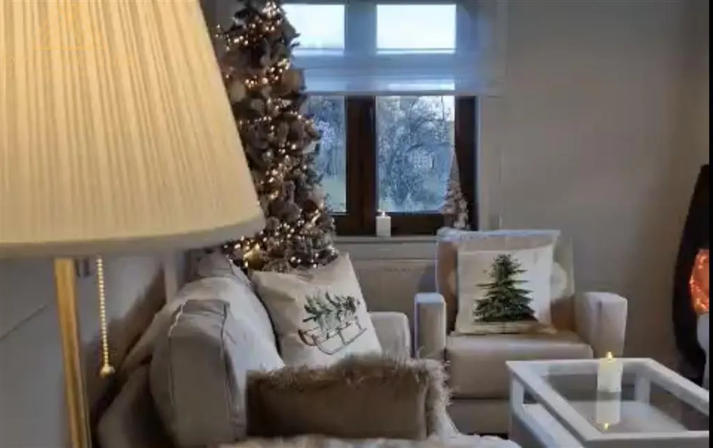 Pensiune de lux de vanzare in nordul Bucovinei - foto 9