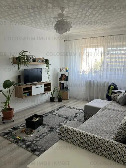 Apartament cu 3 camere, 2 bai-zona Craiter - foto 3