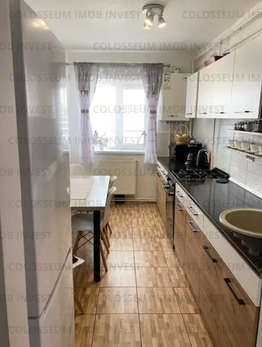 Apartament cu 3 camere, 2 bai-zona Craiter - foto 8