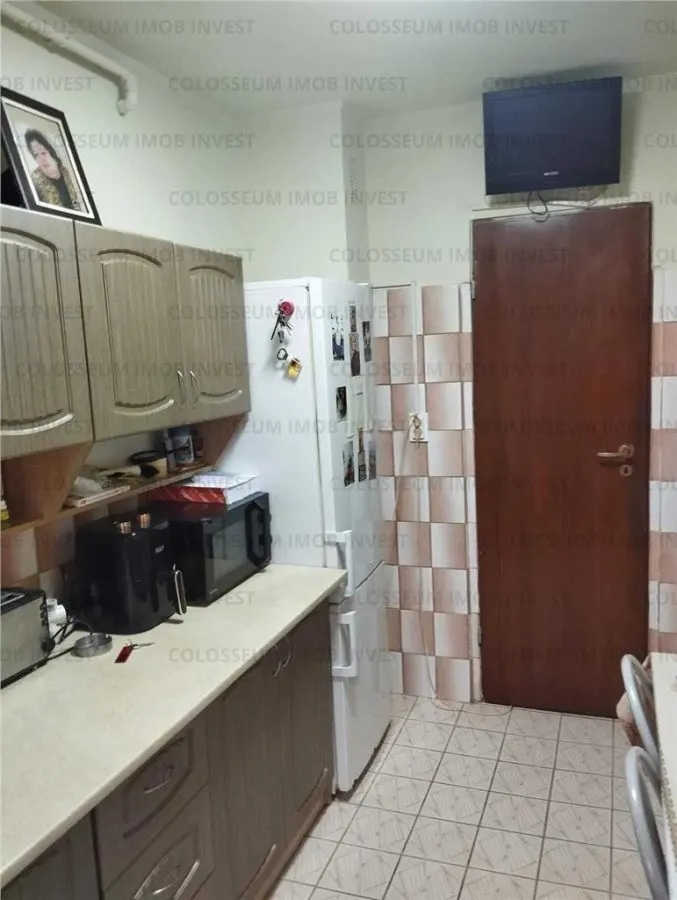 Apartament cu 2 camere, decomandat - Centrul Civic - foto 6