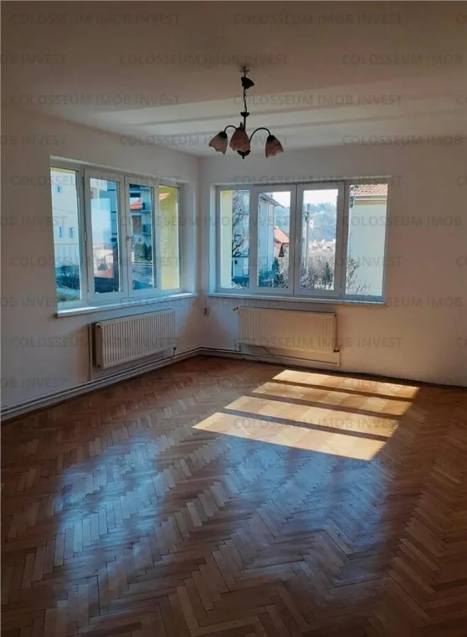 Apartament cu 3 camere-zona Brașovul Vechi - foto 1