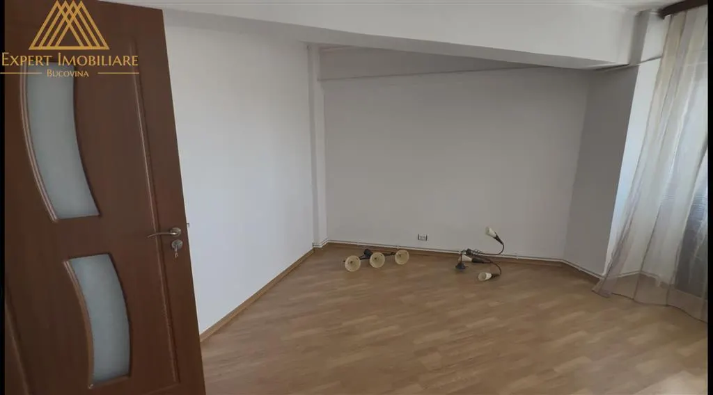 Apartament 3 camere, zona buna, la soare toata ziua, aproape de spital si universitate - foto 11