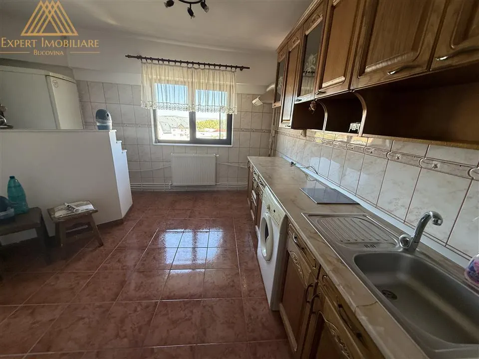 Apartament 3 camere, zona buna, la soare toata ziua, aproape de spital si universitate - foto 7