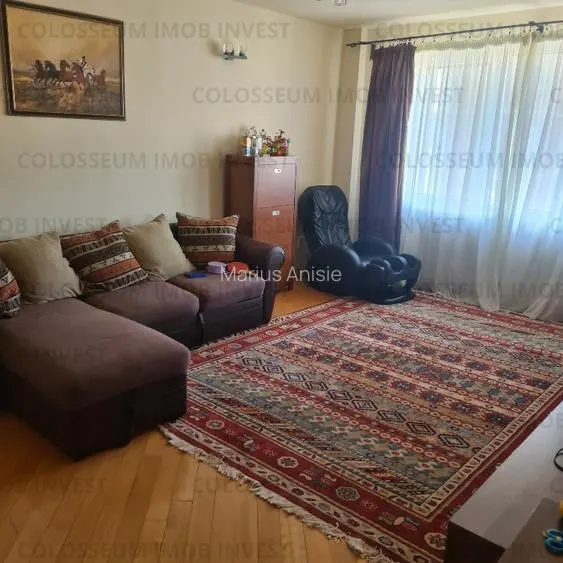 Apartament cu 3 camere, 2 bai, decomandat-Zona Astra - foto 1