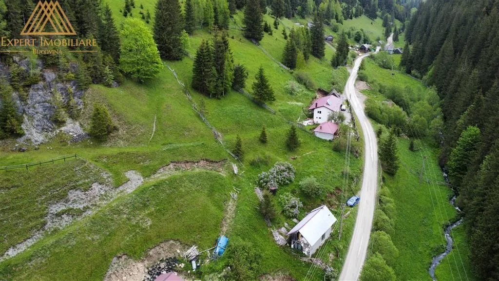 Teren cabana intr-un satuc din Bucovina cu toate utilitati - foto 9