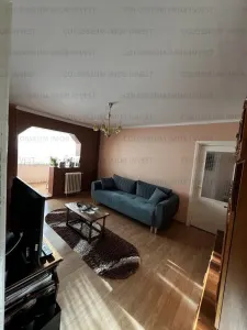 Apartament cu 3 camere,2 bai, semidecomandat-Cartierul Florilor - Brasov