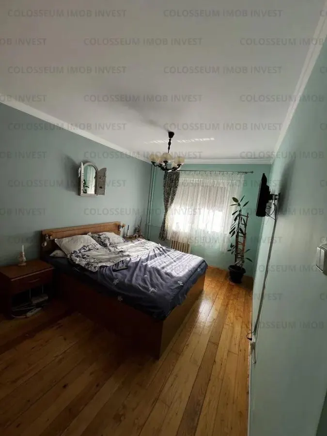 Apartament cu 3 camere,2 bai, semidecomandat-Cartierul Florilor - foto 2