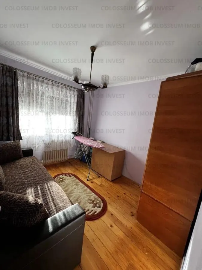 Apartament cu 3 camere,2 bai, semidecomandat-Cartierul Florilor - foto 3
