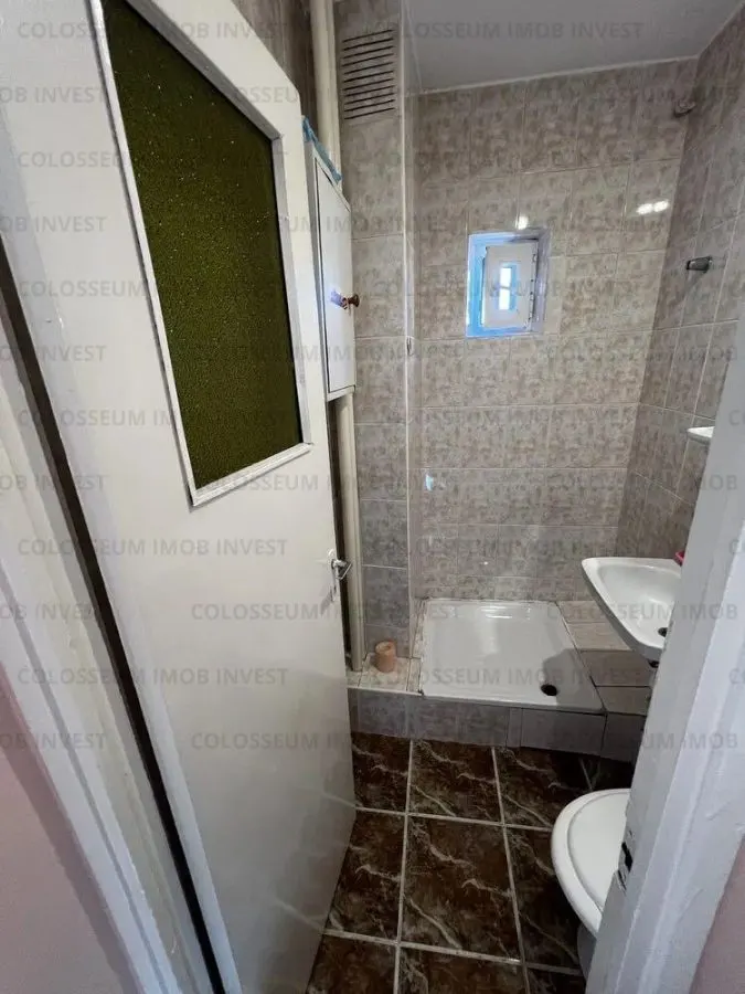 Apartament cu 3 camere,2 bai, semidecomandat-Cartierul Florilor - foto 8