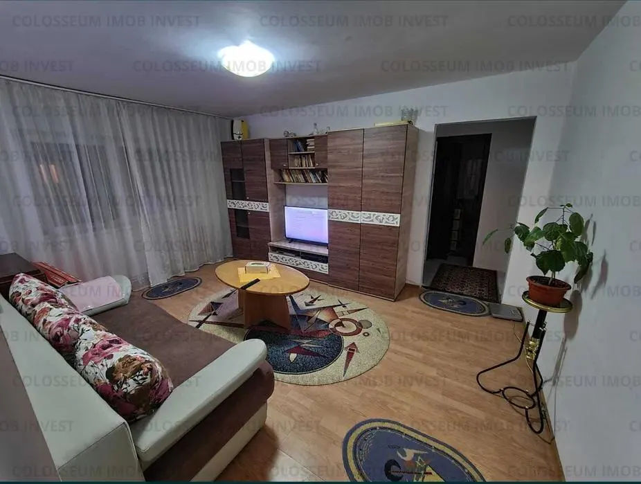 Apartament 3 camere, 2 bai - zona Centrul Civic - foto 1