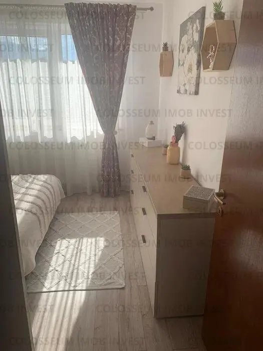 Apartament 3 camere semidecomandat - zona Astra - foto 3