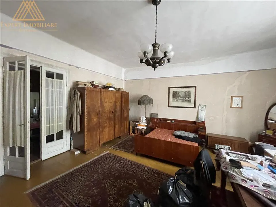 Casa centrala acces la doua strazi cu 751 mp , pret usor negociabil Suceava - foto 14