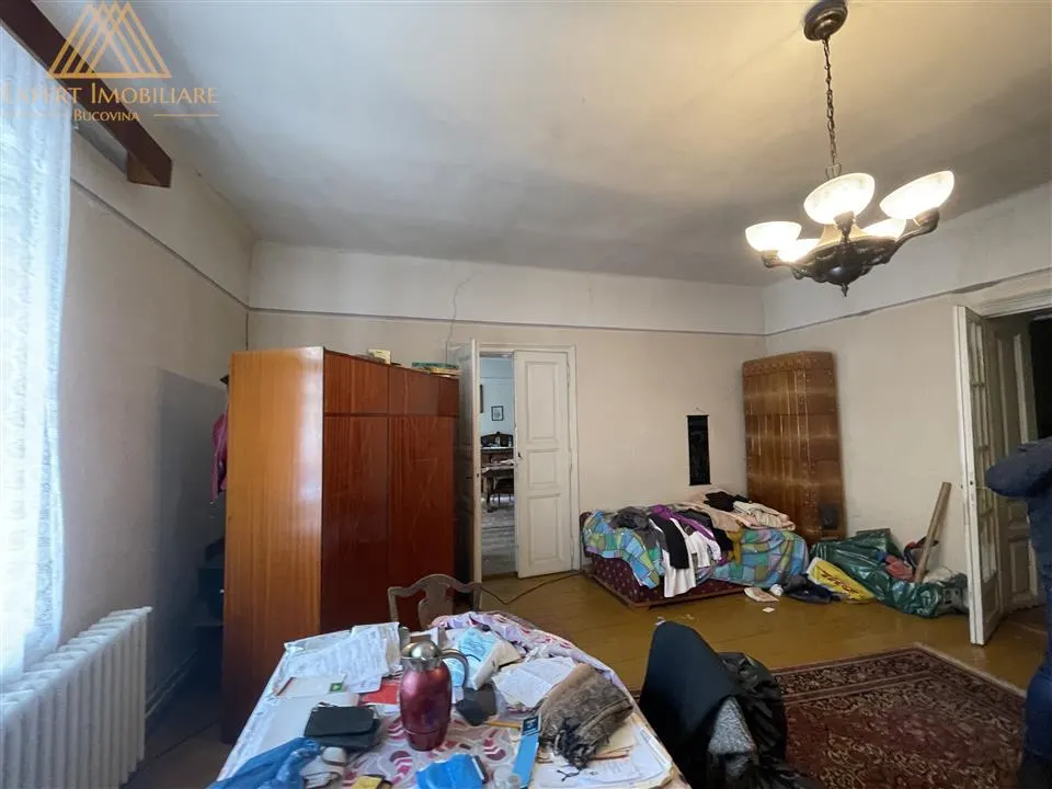 Casa centrala acces la doua strazi cu 751 mp , pret usor negociabil Suceava - foto 10