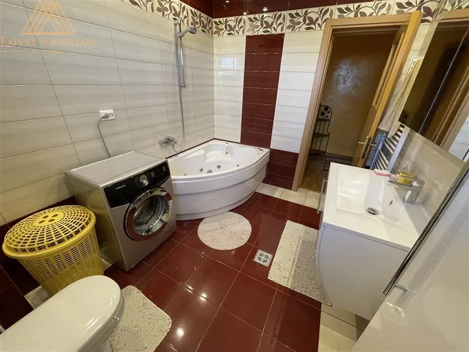 Apartament 3 camere in bloc tip vila zona Scheia cu parcare inclusa - foto 7