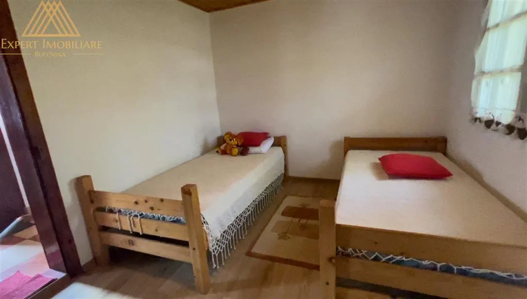 Casa  din Bucovina teren 7000mp pretabil pensiune - foto 11