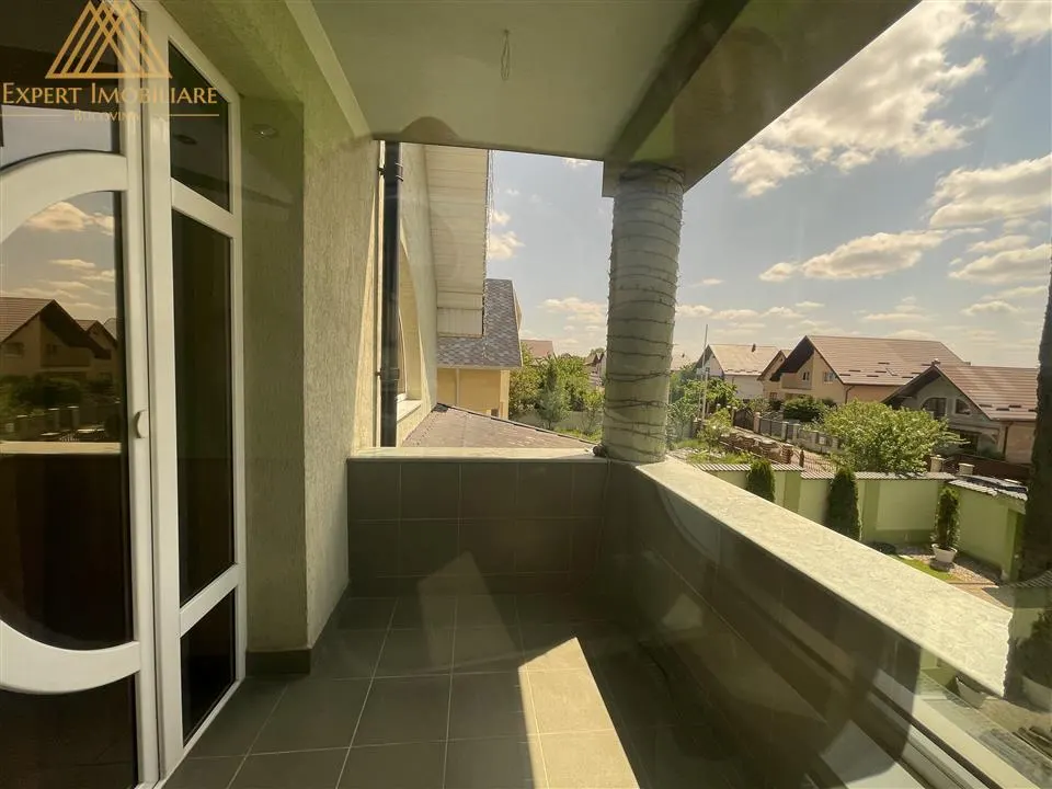 Casa in Suceava garaj subteran pentru 2 masini pretabil sediu firma - foto 3
