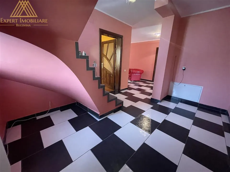 Casa in Suceava garaj subteran pentru 2 masini pretabil sediu firma - foto 9