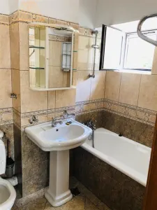 Ap 4 camere linga Hotel Intercontinental si Teatrul National - foto 9