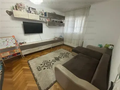 Apartament 3 camere, decomandat - zona Garii - Brasov