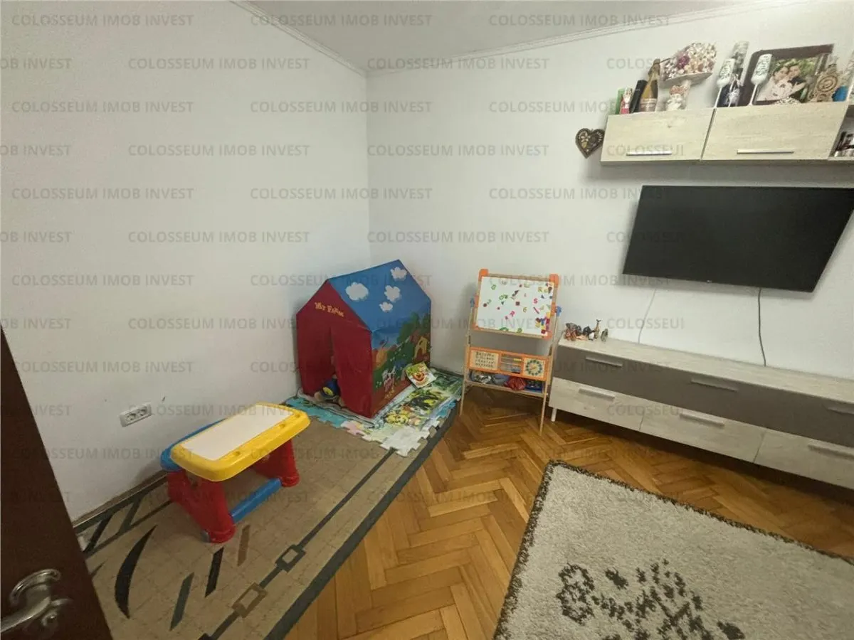 Apartament 3 camere, decomandat - zona Garii - foto 2