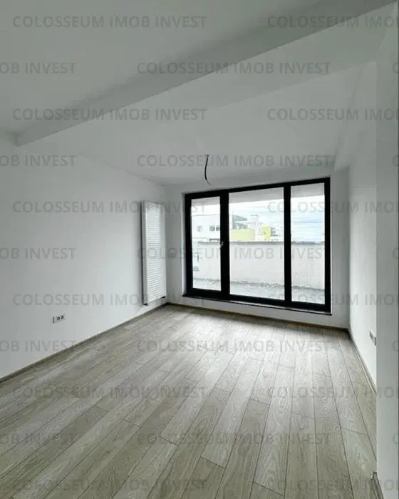 Apartament 3 camere, 2 bai - zona Tractorul - foto 2