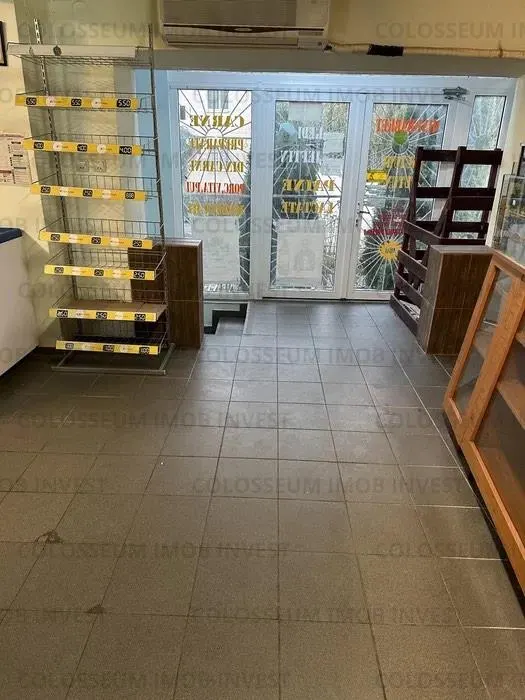 Apartament 4 camere, 2 bai, transformat in spatiu comercial - zona Noua - foto 2