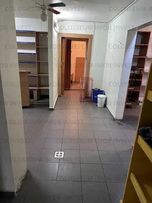 Apartament 4 camere, 2 bai, transformat in spatiu comercial - zona Noua - foto 6
