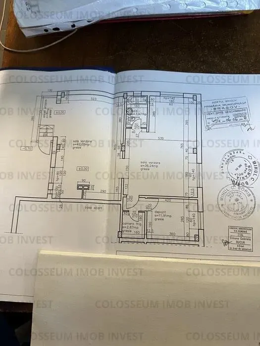 Apartament 4 camere, 2 bai, transformat in spatiu comercial - zona Noua - foto 8
