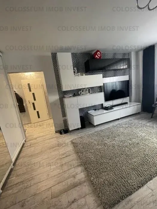 Apartament 3 camere, decomandat  - zona Tractorul - foto 1