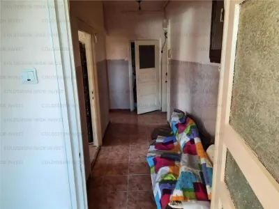Apartament cu 2 camere - zona Tractorul - foto 4