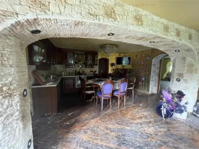 Casa deosebita, spatioasa, cu teren - Codlea, jud. Brasov - foto 15