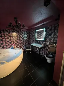 Casa deosebita, spatioasa, cu teren - Codlea, jud. Brasov - foto 20