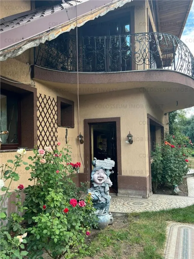 Casa deosebita, spatioasa, cu teren - Codlea, jud. Brasov - foto 4