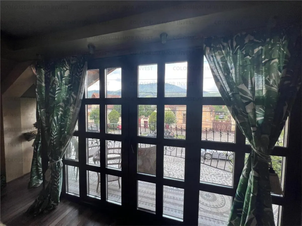 Casa deosebita, spatioasa, cu teren - Codlea, jud. Brasov - foto 9