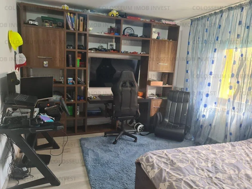 Apartament cu 4 camere, decomandat - zona Noua - foto 4