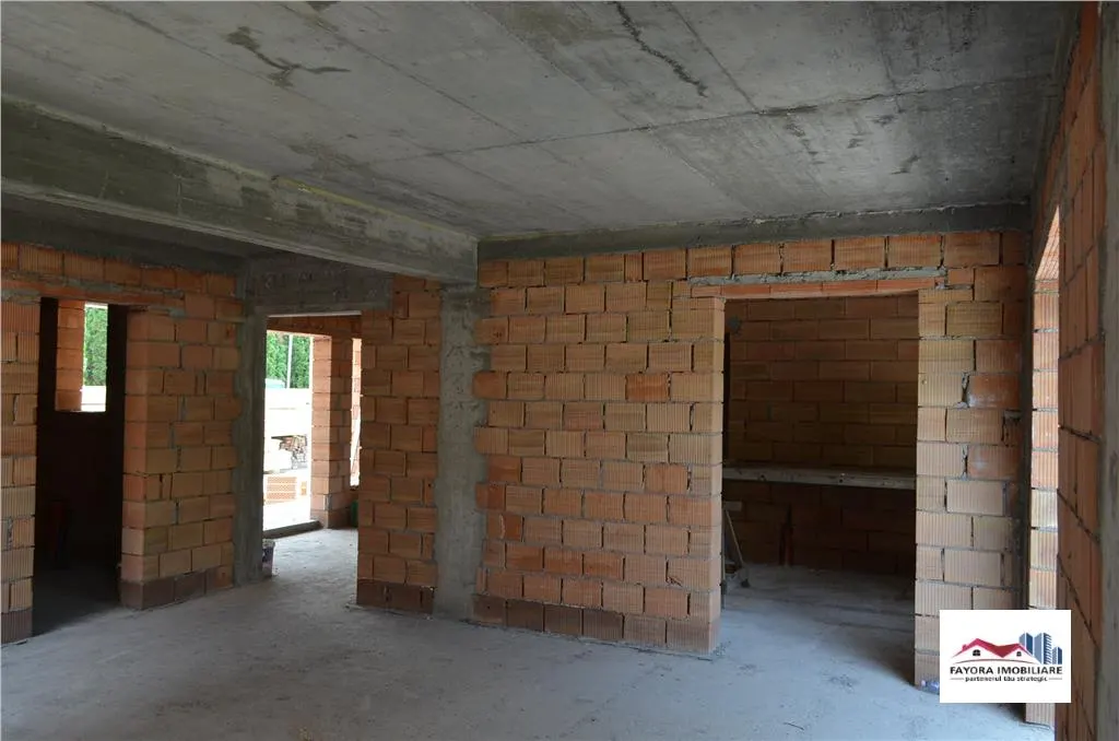 Casa Moderna in Noul Ansamblu Phoenix Sangeorgiu de Mures - foto 7