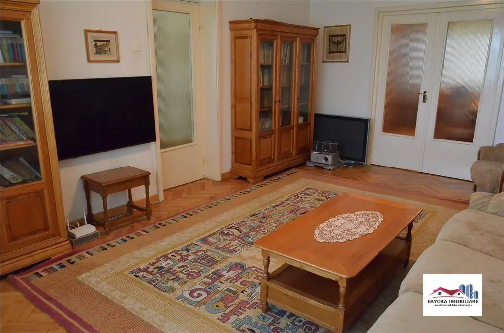 Apartament 3 Camere de Inchiriat Zona Aleea Carpati - foto 2