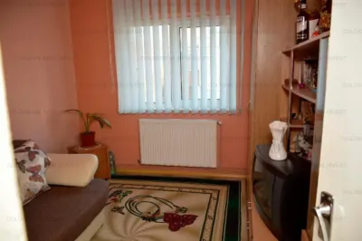 Apartament 4 camere - zona Tractorul - foto 2