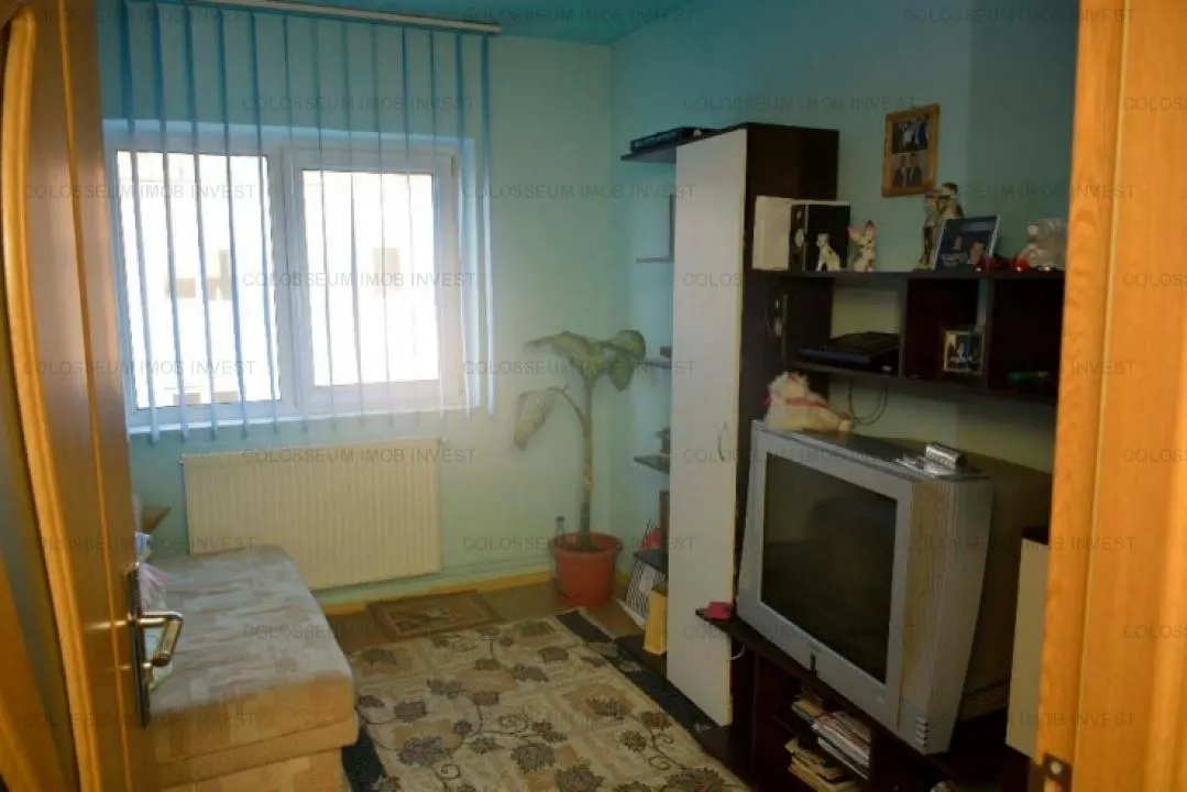 Apartament 4 camere - zona Tractorul - foto 4